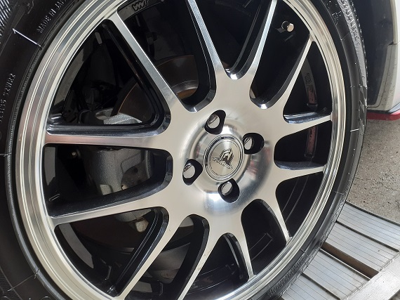 タイヤ保管サービス