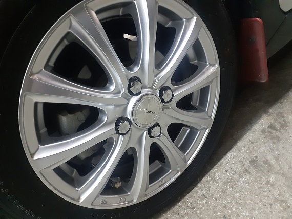 タイヤ保管サービス