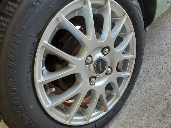 タイヤ保管サービス