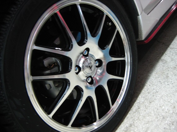 タイヤ保管サービス